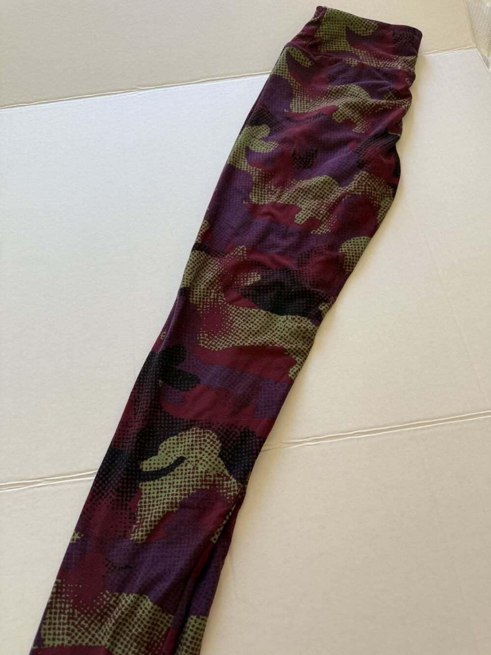 LuLaRoe OS Dachshund Doxie Dog Leggings Burgundy Green Camo Print One Size 0-6
